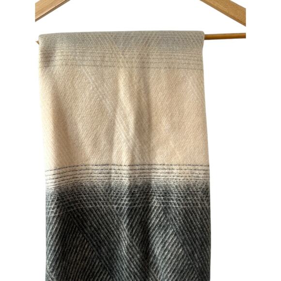 The Paper Store Gray & Cream Blanket Scarf - Tassels  - 25"x 80" New - Picture 2 of 6
